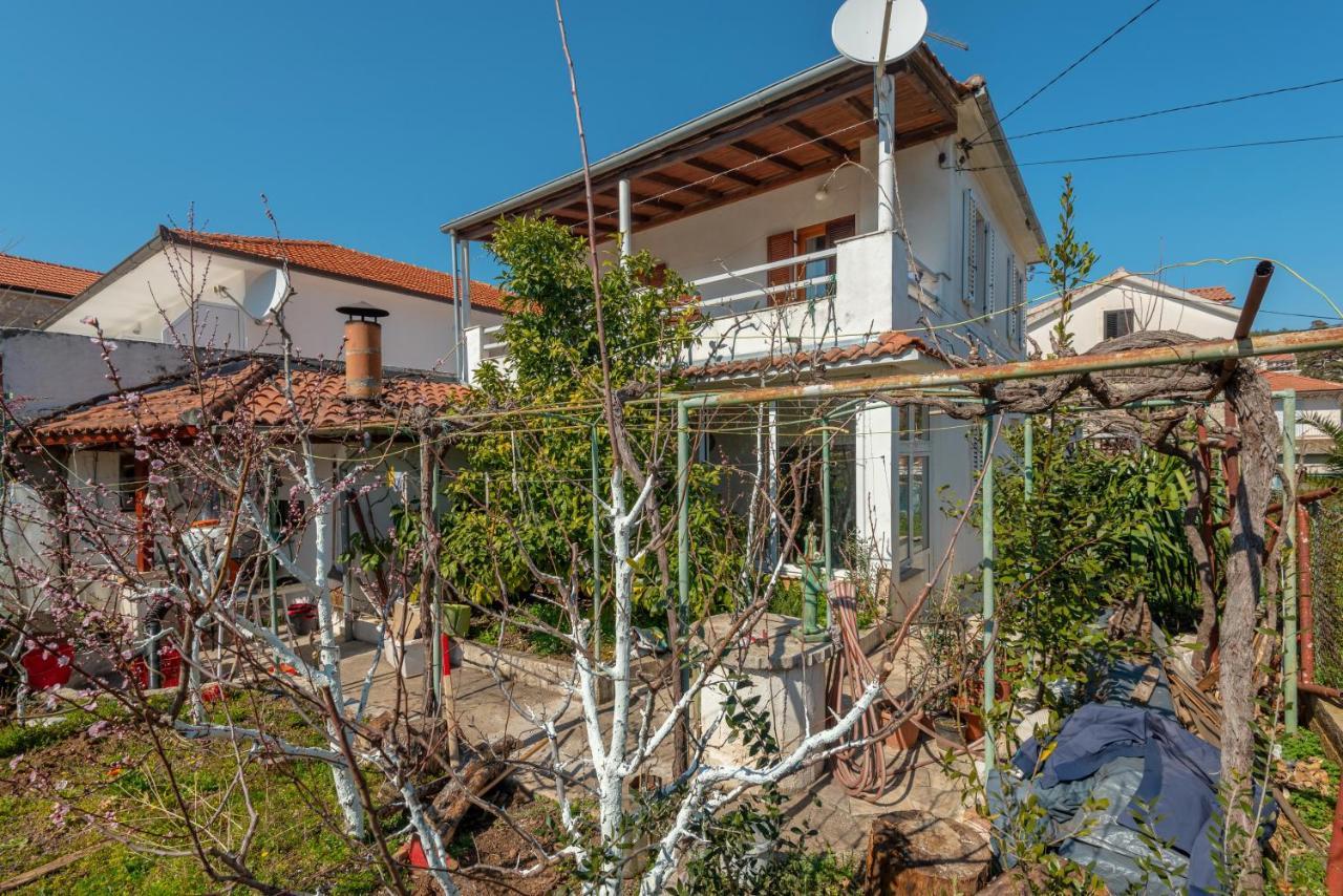 Apartments By The Sea Jelsa, Hvar - 11319 Jelsa  Exteriör bild